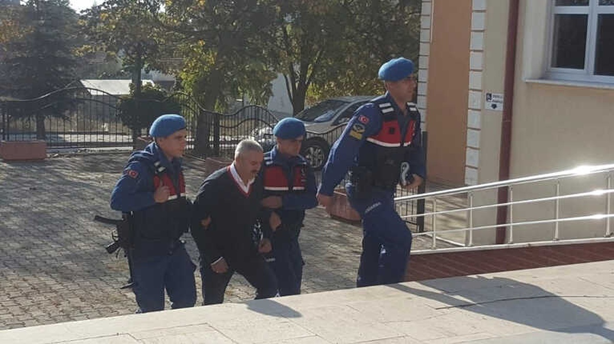 16 Ayrı Suçtan Aranan Şahıs Sahte Kimlikle Yakalandı