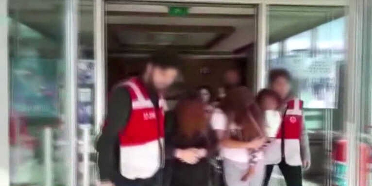 4 Kişilik \'Büyücü\' Şebekesi Çökertildi