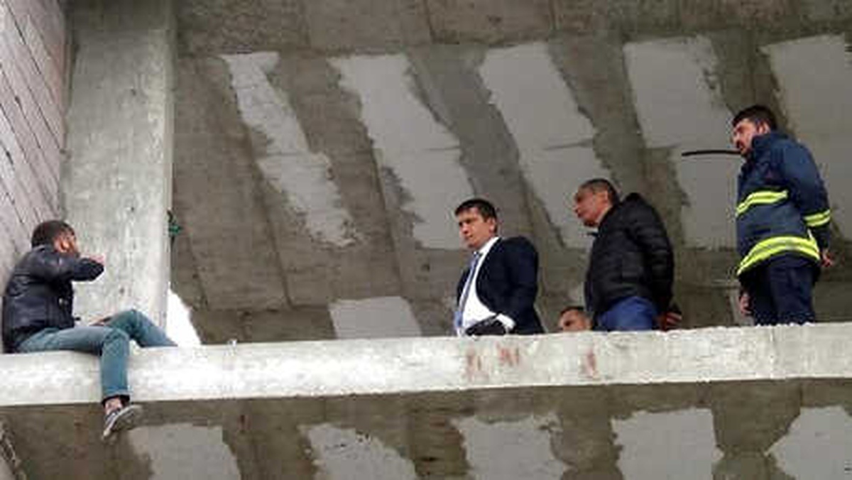 5\'inci Katta İntihara Kalkıştı, Kaymakam İkna Etti