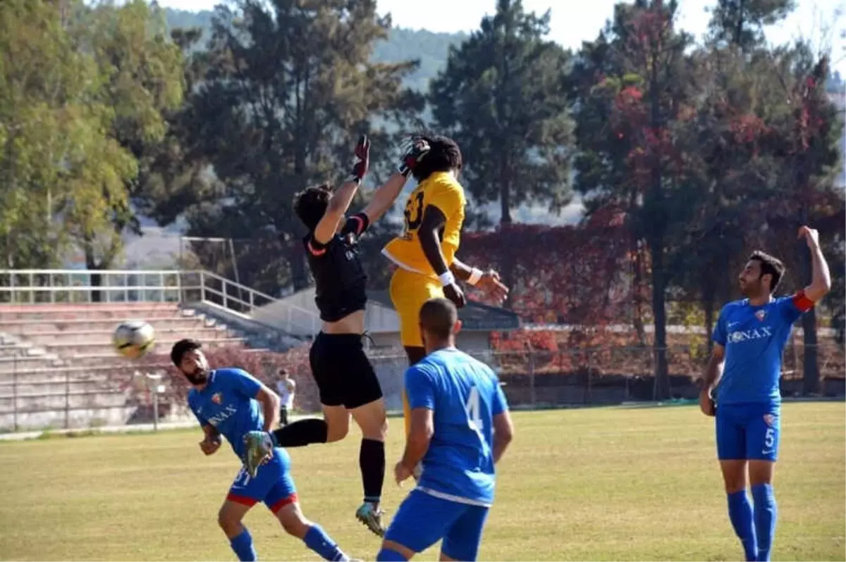 Aliağaspor, İstanbul Temsilcisi Karşısında Rahat Kazandı