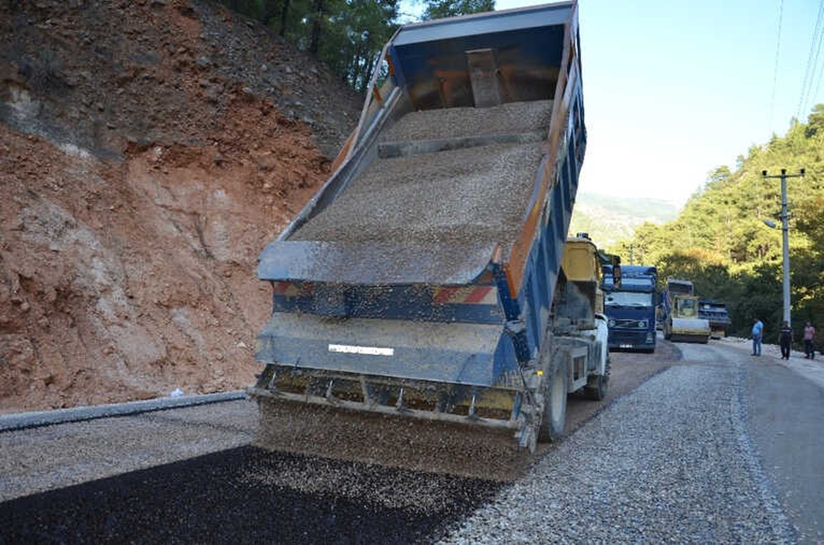 Antalya Büyükşehir Belediyesi\'nden Asfaltlama Çalışması
