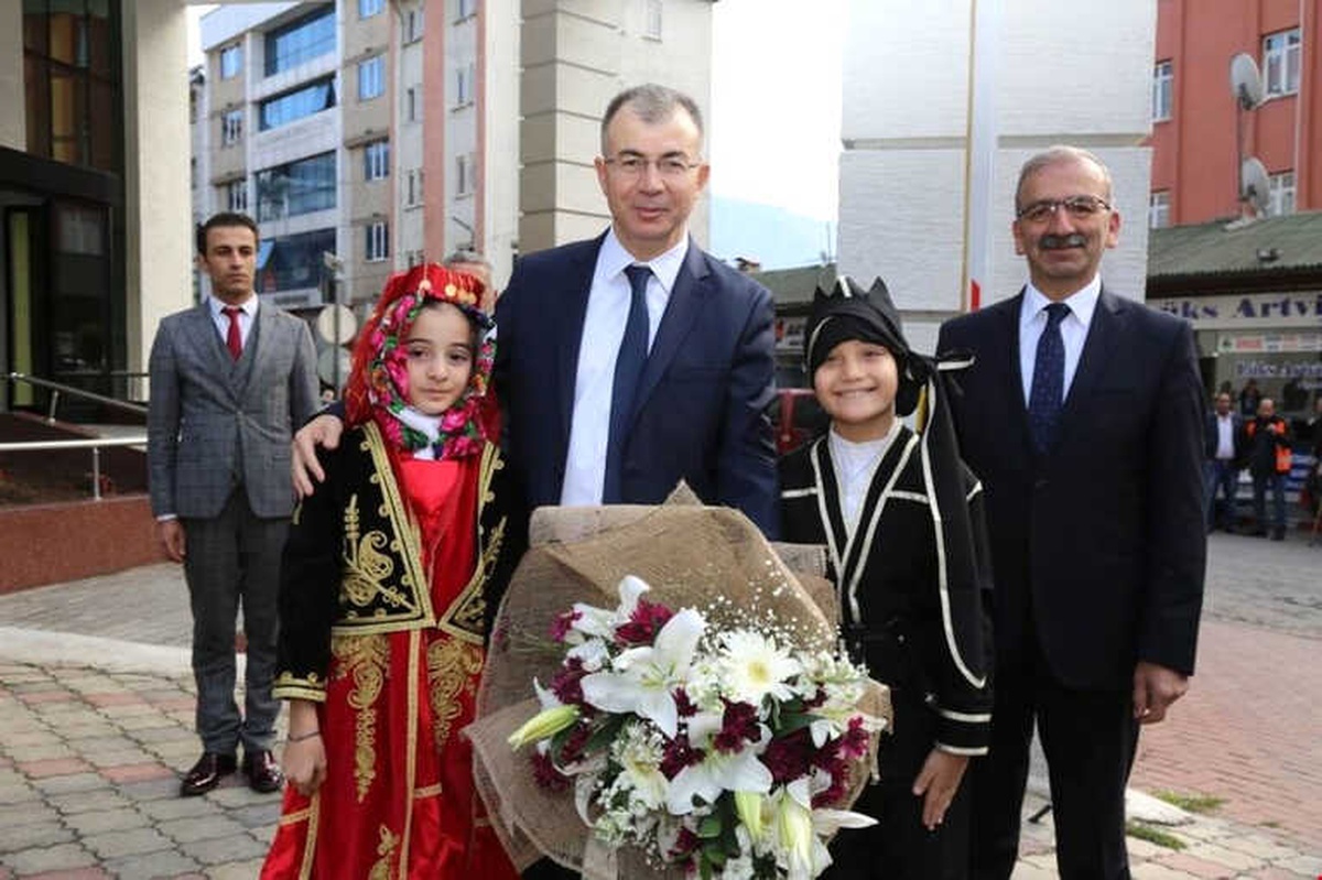 Artvin\'in Yeni Valisi Yılmaz Doruk Görevine Başladı