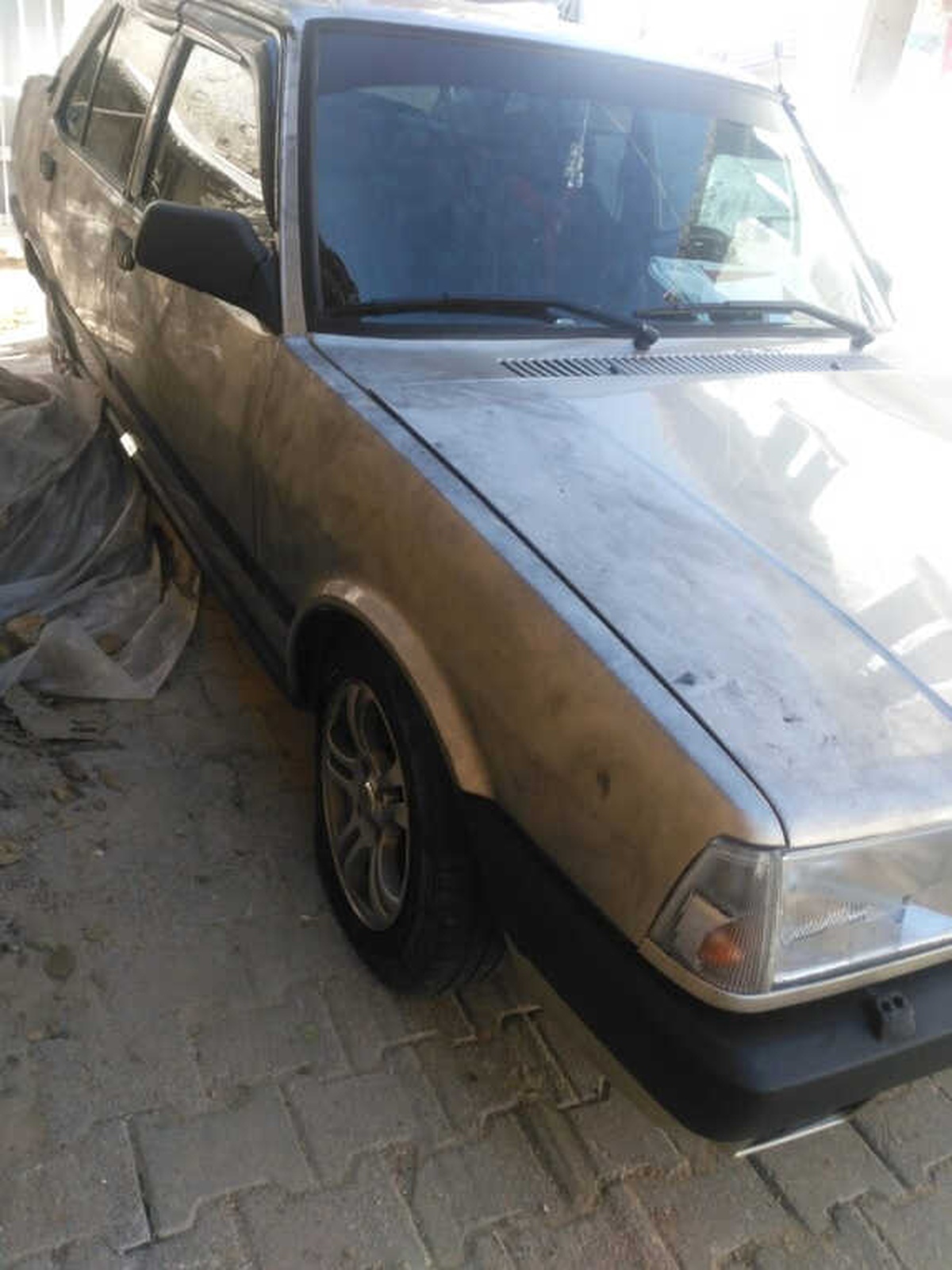 Buldan\'da 2 Otomobilin Lastikleri Kimliği Belirsiz Kişilerce Kesildi