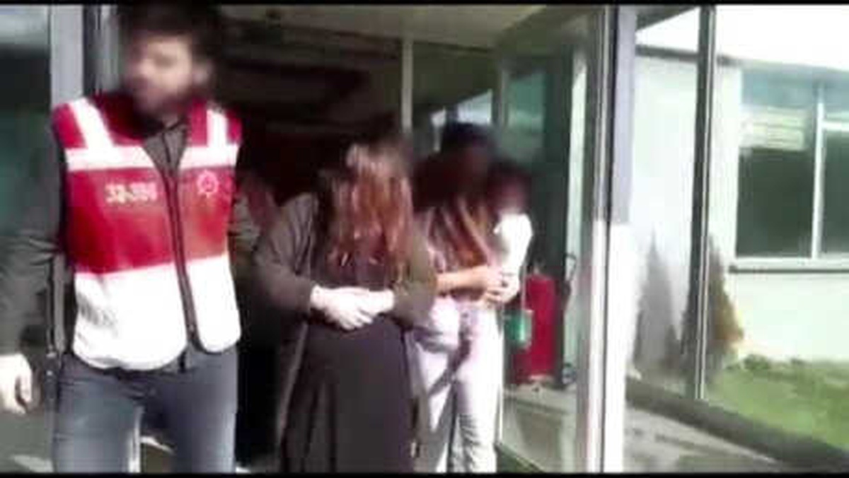 Büyü Bozduklarını Söyleyerek Dolandırıcılık Yapıyorlardı