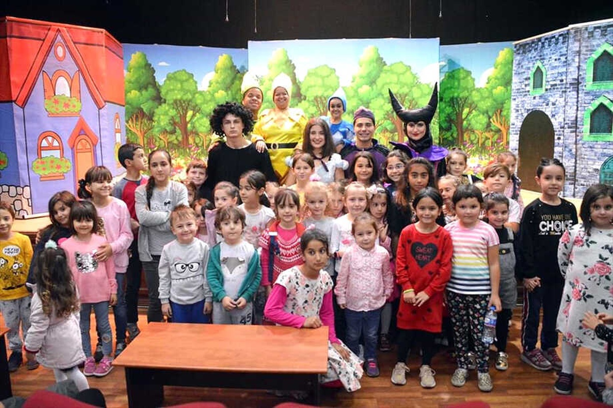 Çocuklar, "Uyuyan Güzel" Oyunuyla Doyasıya Eğlendi