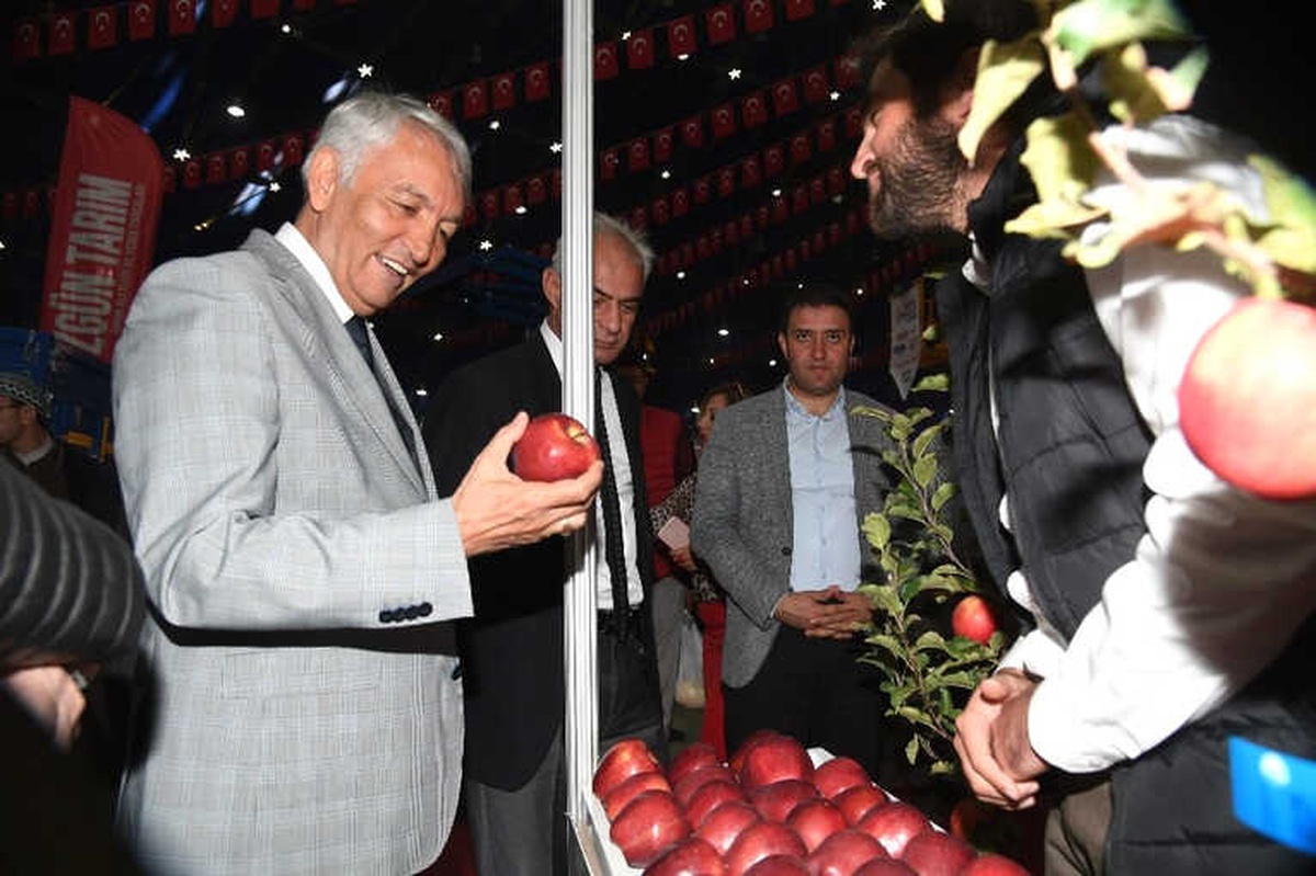 Günaydın: "Türkiye\'yi ve Dünyayı Temsil Edecek Fuar Merkezi Yapıyoruz"