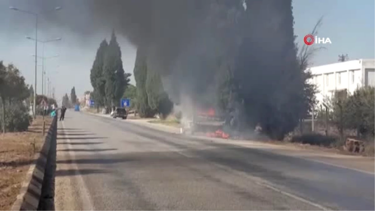 Hurda Yüklü Kamyonet Alev Topuna Döndü