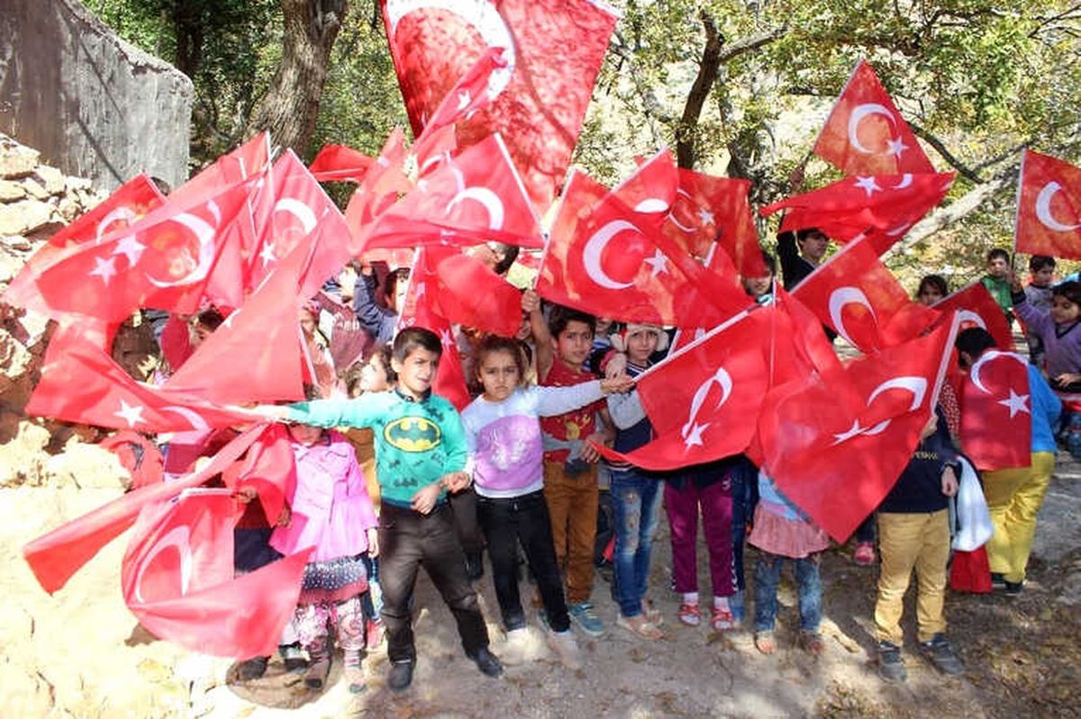 Komutan\'dan Yerli Vurgusu: "20 Yıldır Görmeyen İha\'lar, Siha\'lar Geçen Sene Görmeye Başladı"