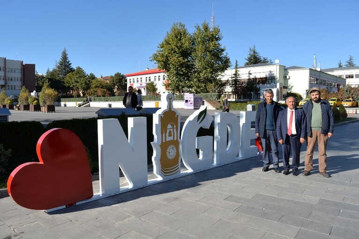 Meydana Yerleştirilen \'Niğde\' Yazısı Beğeni Topluyor