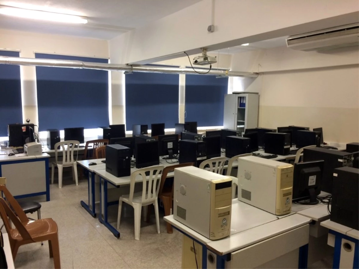 Okullara Bilgisayar Laboratuarı Desteği