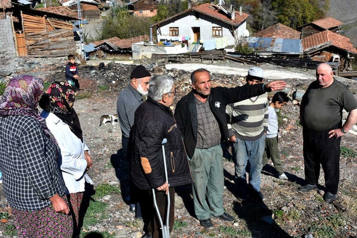 8 Evin Yandığı, 1 Kişinin Hayatını Kaybettiği Köyde, Vatandaşlar Kışa Evsiz Giriyor