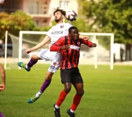 Sahada Kalp Krizi Geçirip Ölen Nijeryalı Forvet, Son Golünü Atmış Son