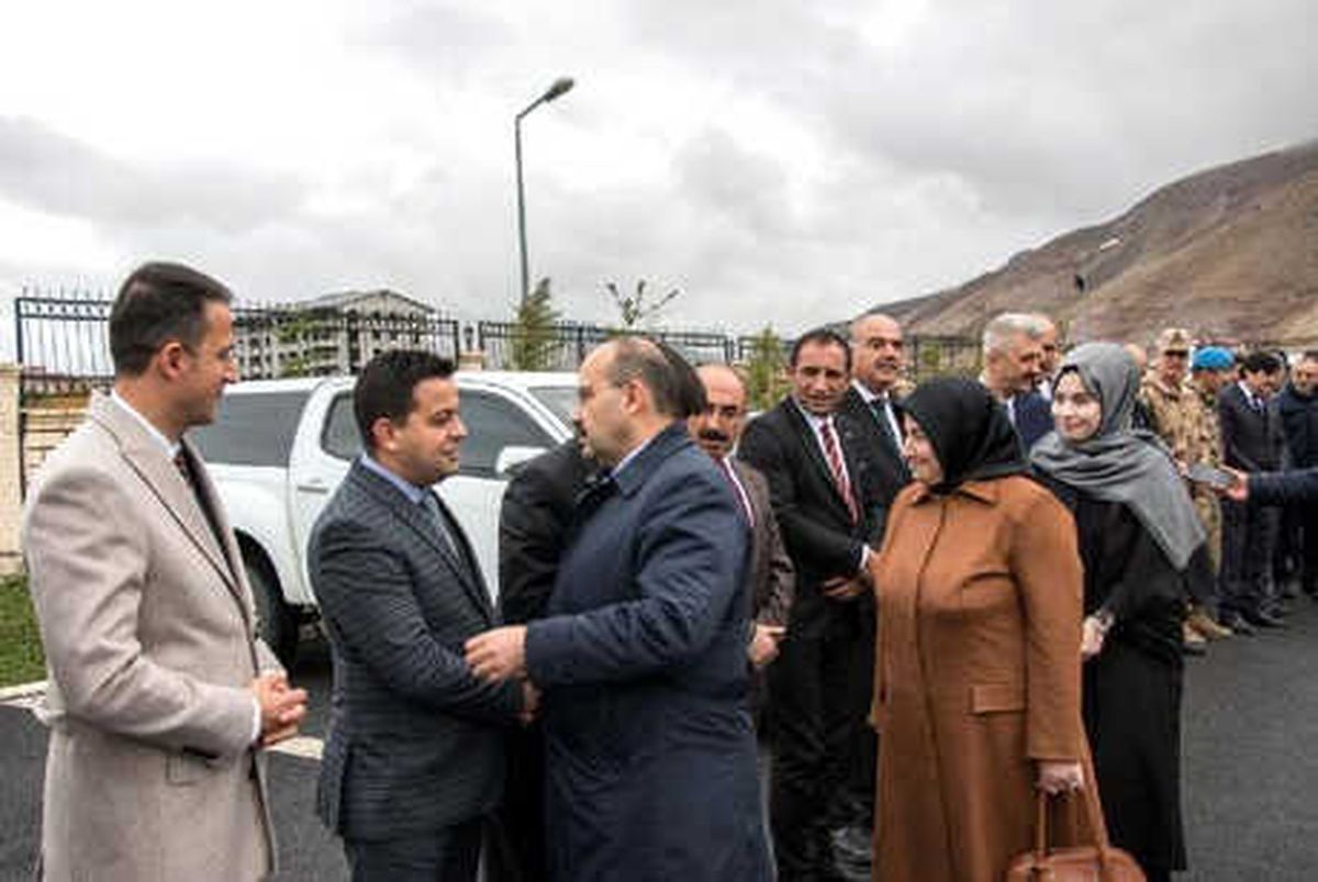 Trabzon Valiliği\'ne Atanan Ustaoğlu, Bitlis\'ten Uğurlandı