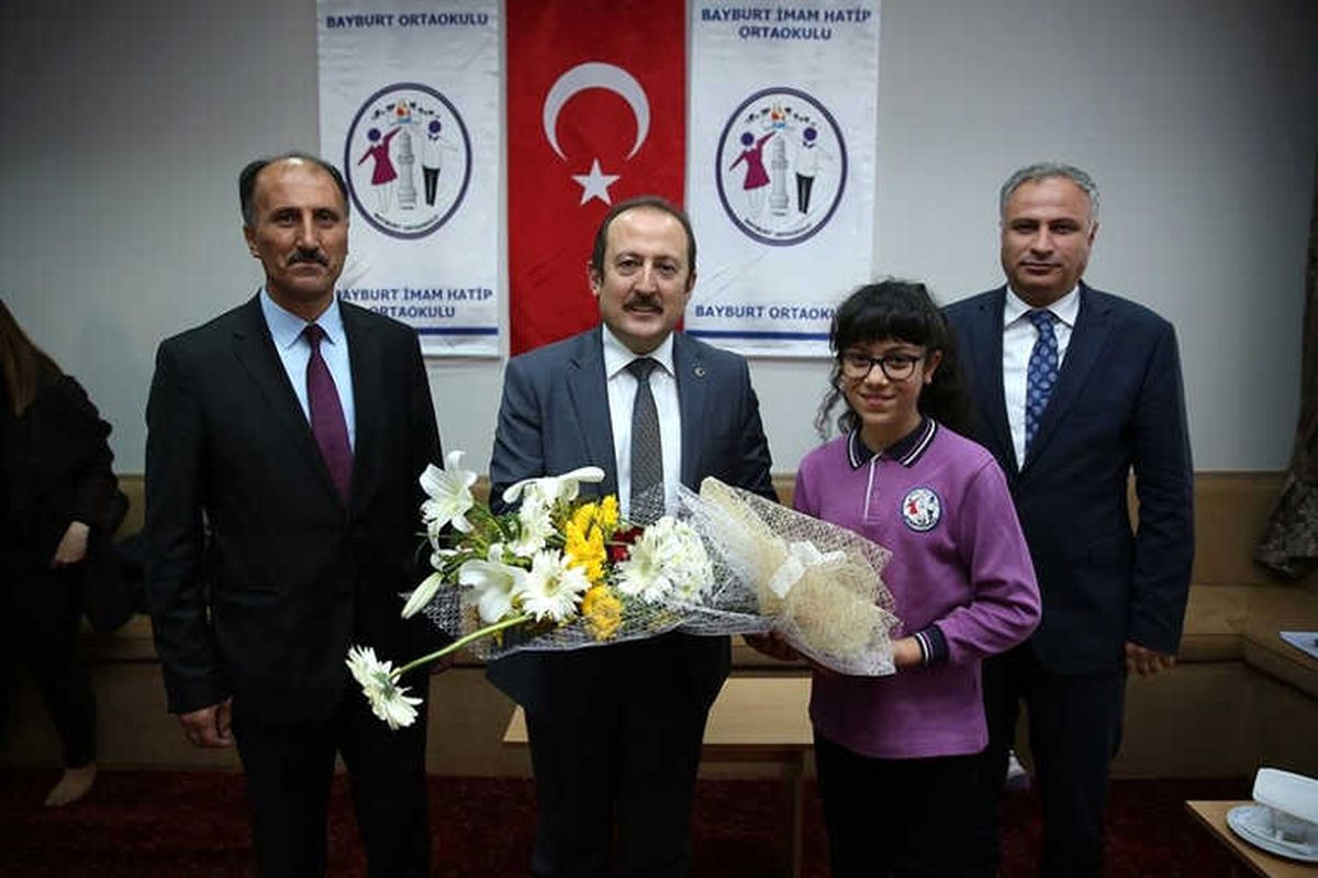 Vali Pehlivan Öğrencilerle Bir Araya Geldi