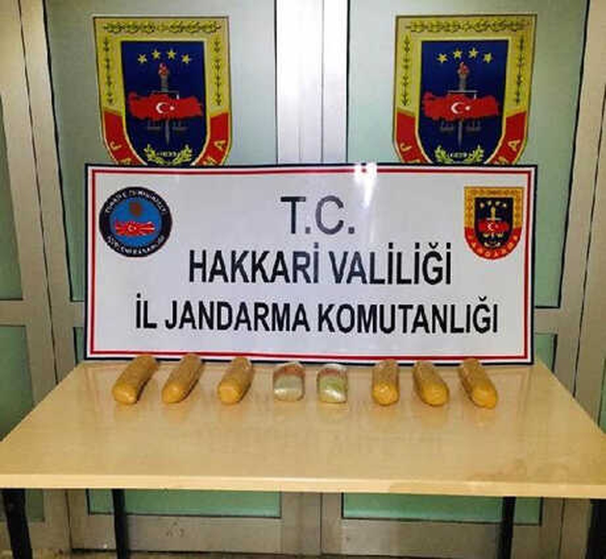 Yüksekova Kırsalında Eroin Ele Geçirildi