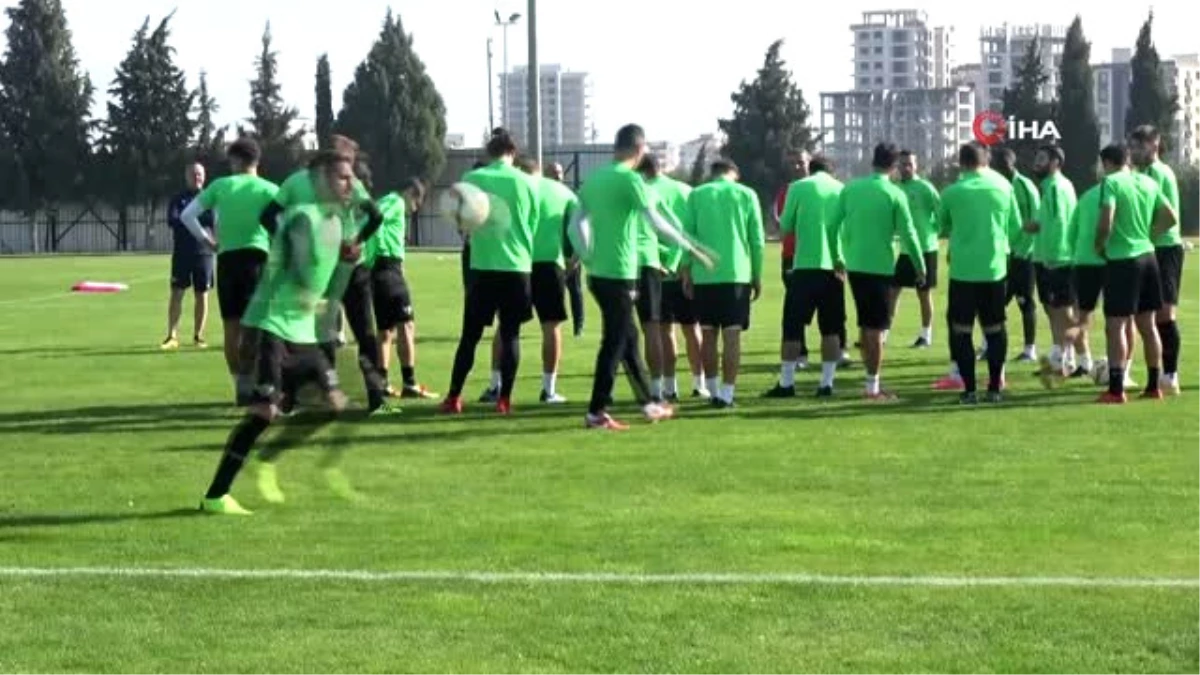 Akhisarspor\'da Sevilla Maçı Hazırlıkları Sürüyor