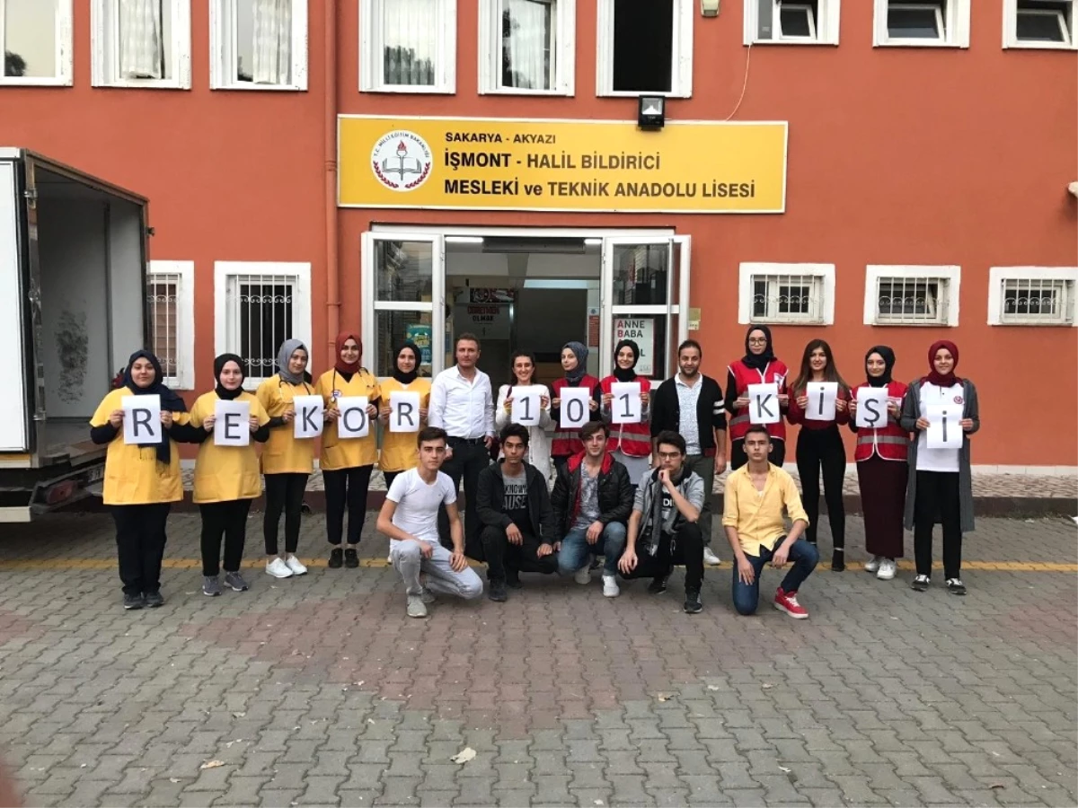 Akyazı\'da 3 Okul Kan Bağışı Etkinliği Düzenledi