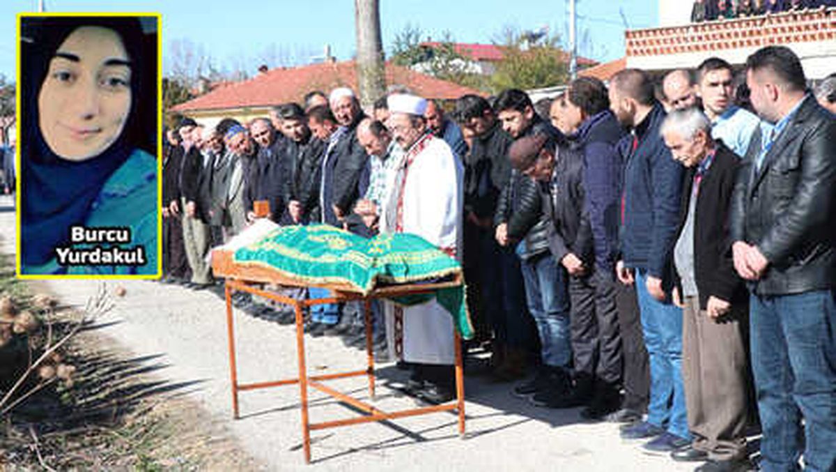 Almanya\'da Trafik Kazasında Ölen Burcu Defnedildi