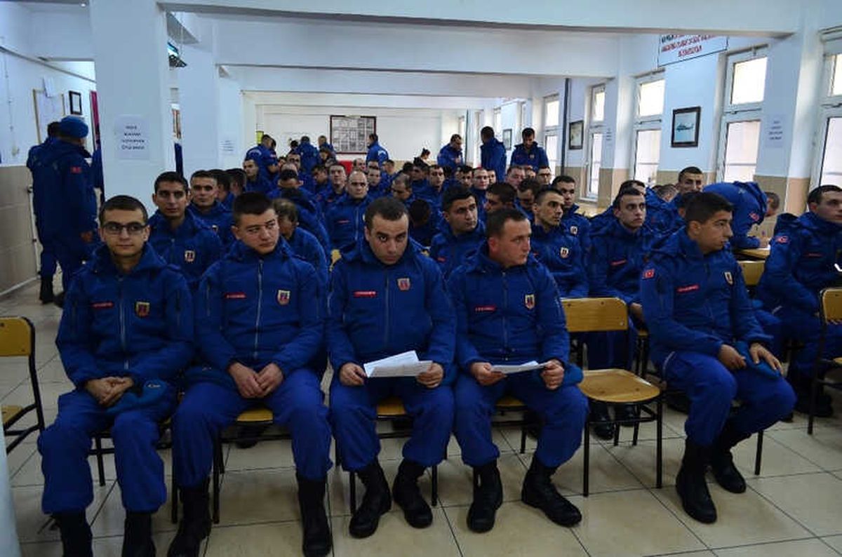 Askerlerden Örnek Davranış