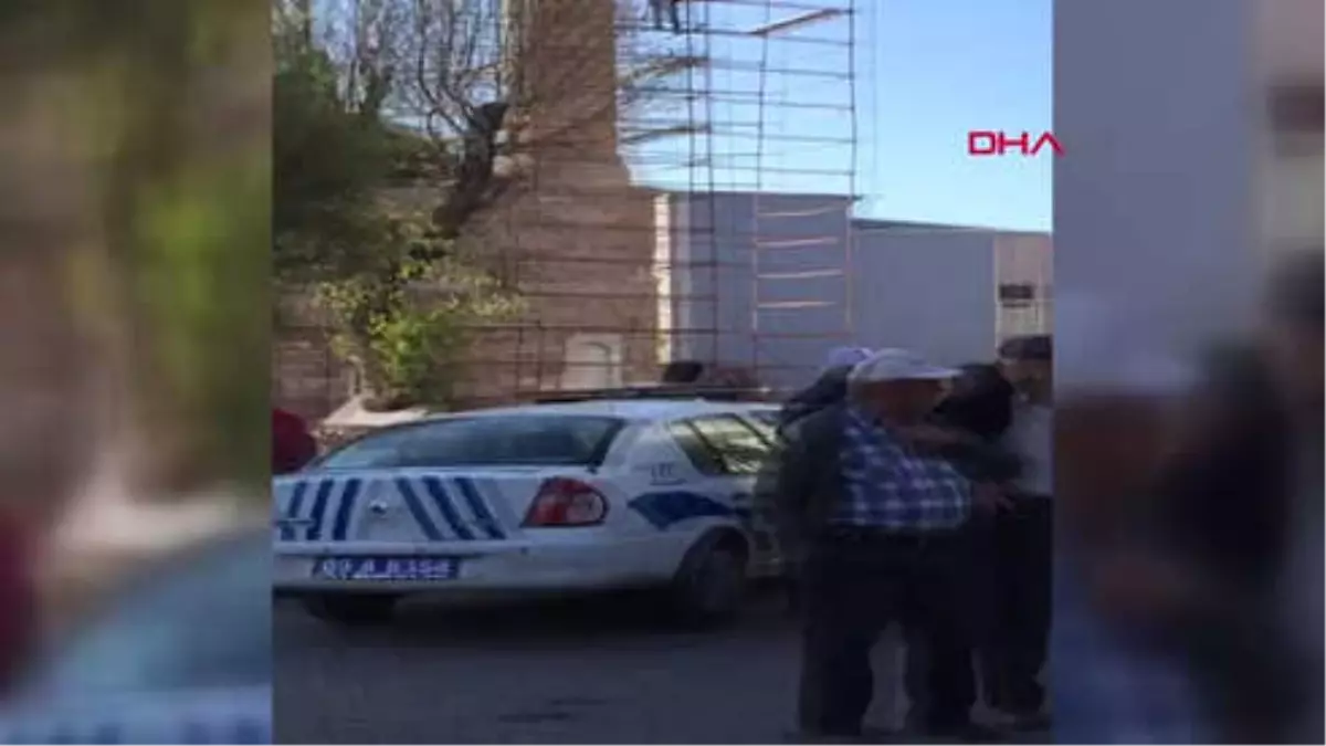 Aydın Restorasyonu Süren Tarihi Caminin Menaresine Çıktı, Polise Zor Anlar Yaşattı