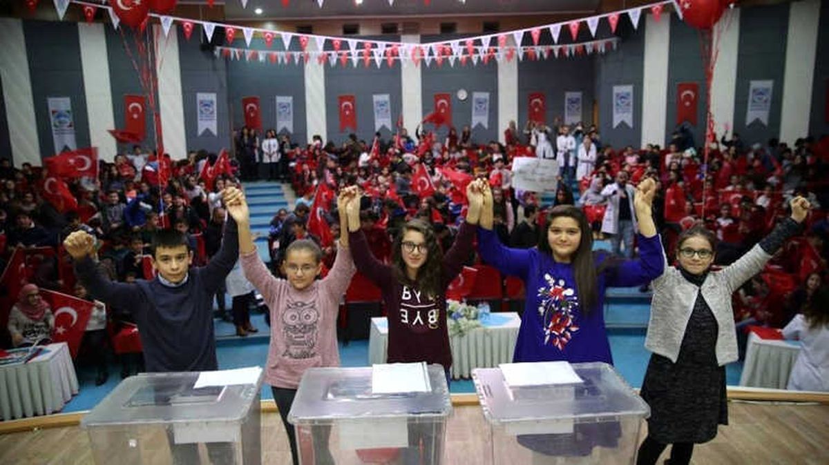 Başkan "Adayım" Dedi