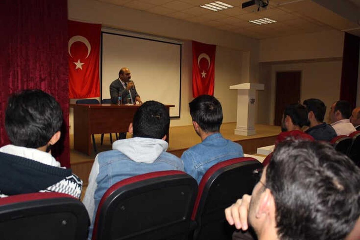 Başkan Orhan, Gençlerin Söyleşi Konuğu Oldu