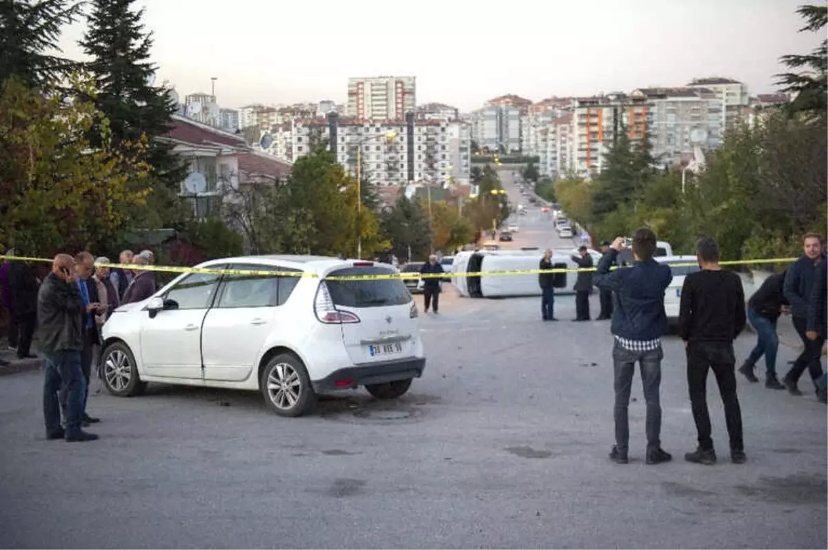 Başkent\'te Öğrenci Servisi ile Otomobil Çarpıştı: 7 Yaralı