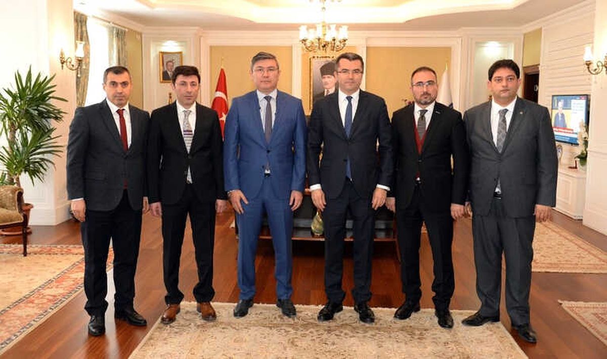 Büyükelçi Abzal Saparbekuly\'dan Vali Memiş\'e Ziyaret
