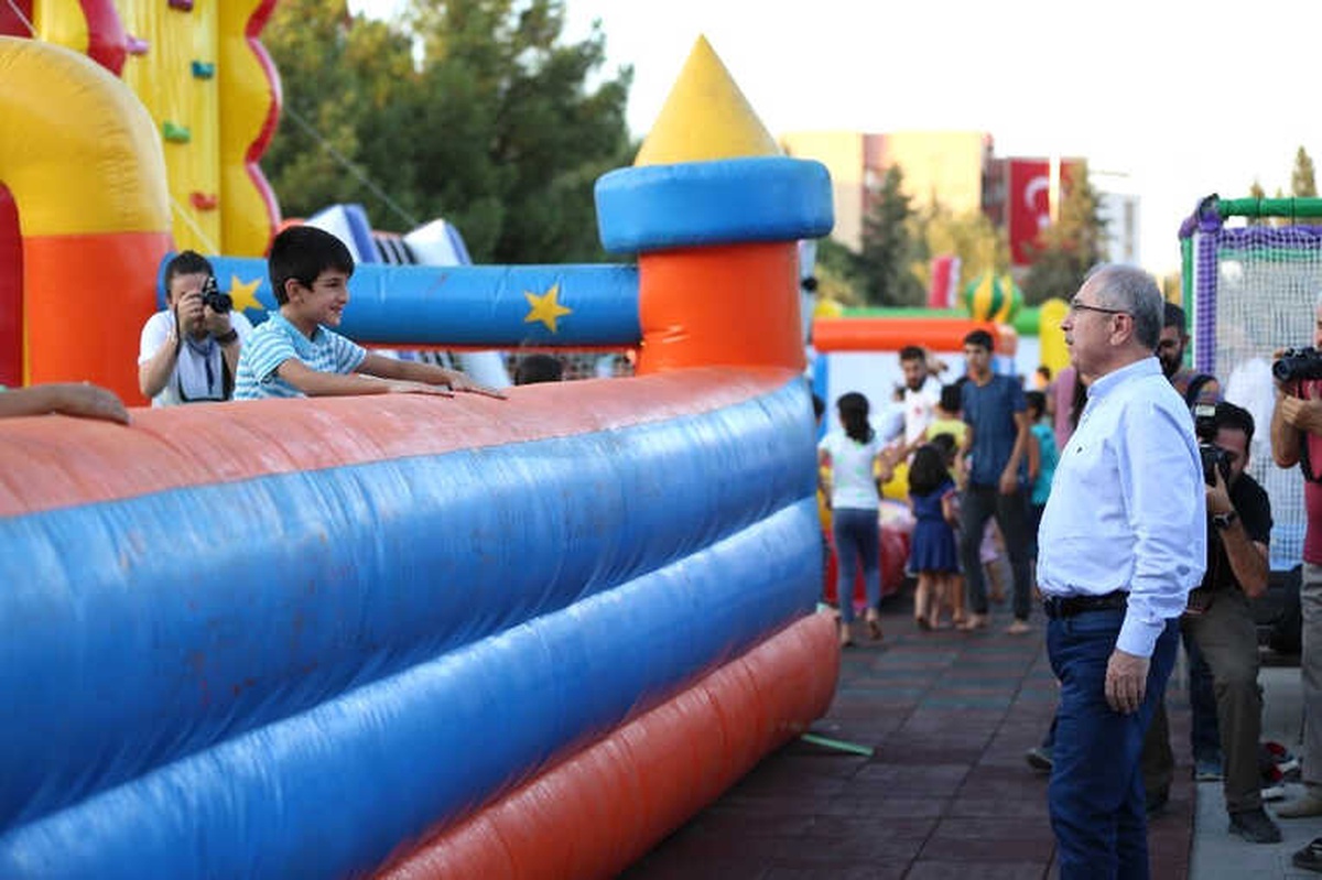 Büyükşehir Belediyesi\'nden 242 Çocuk Parkı