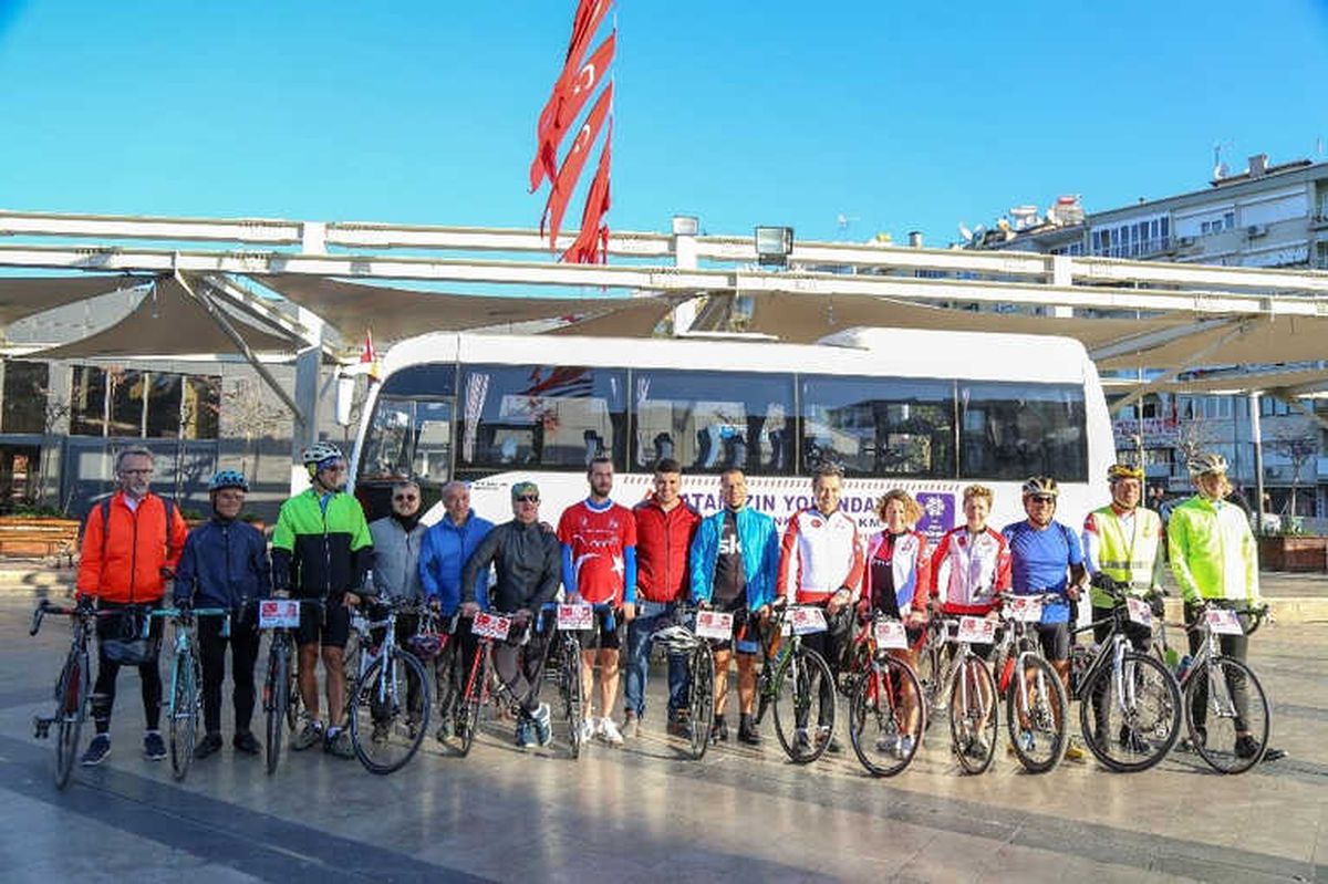 Büyükşehrin Desteğiyle Anıtkabir\'e Pedal Çevirdiler