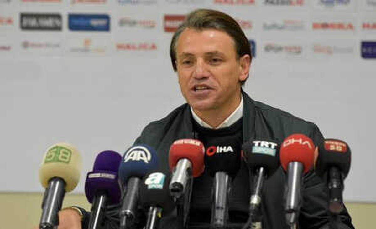 Demir Grup Sivasspor Teknik Direktörü Tamer Tuna İstifa Etti