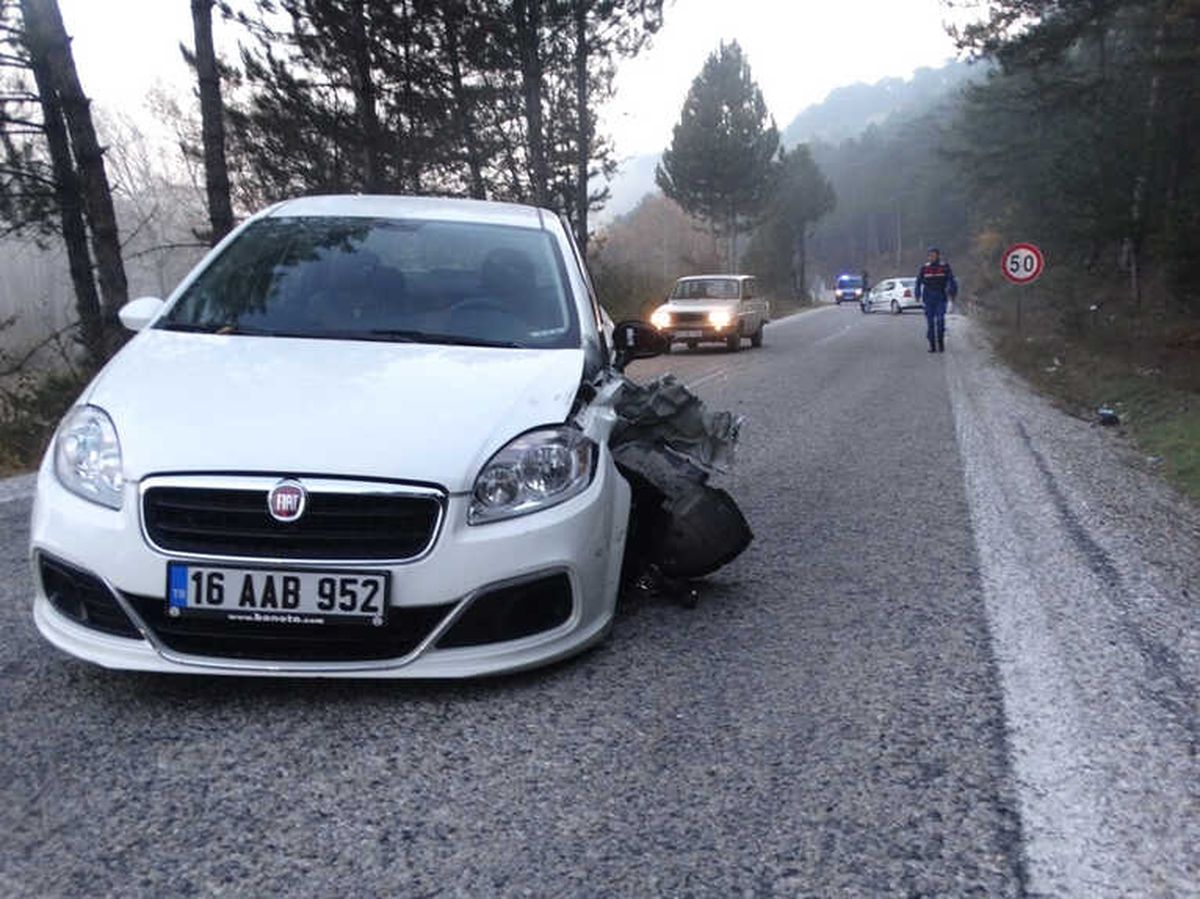 Domaniç\'te Trafik Kazası: 2 Yaralı