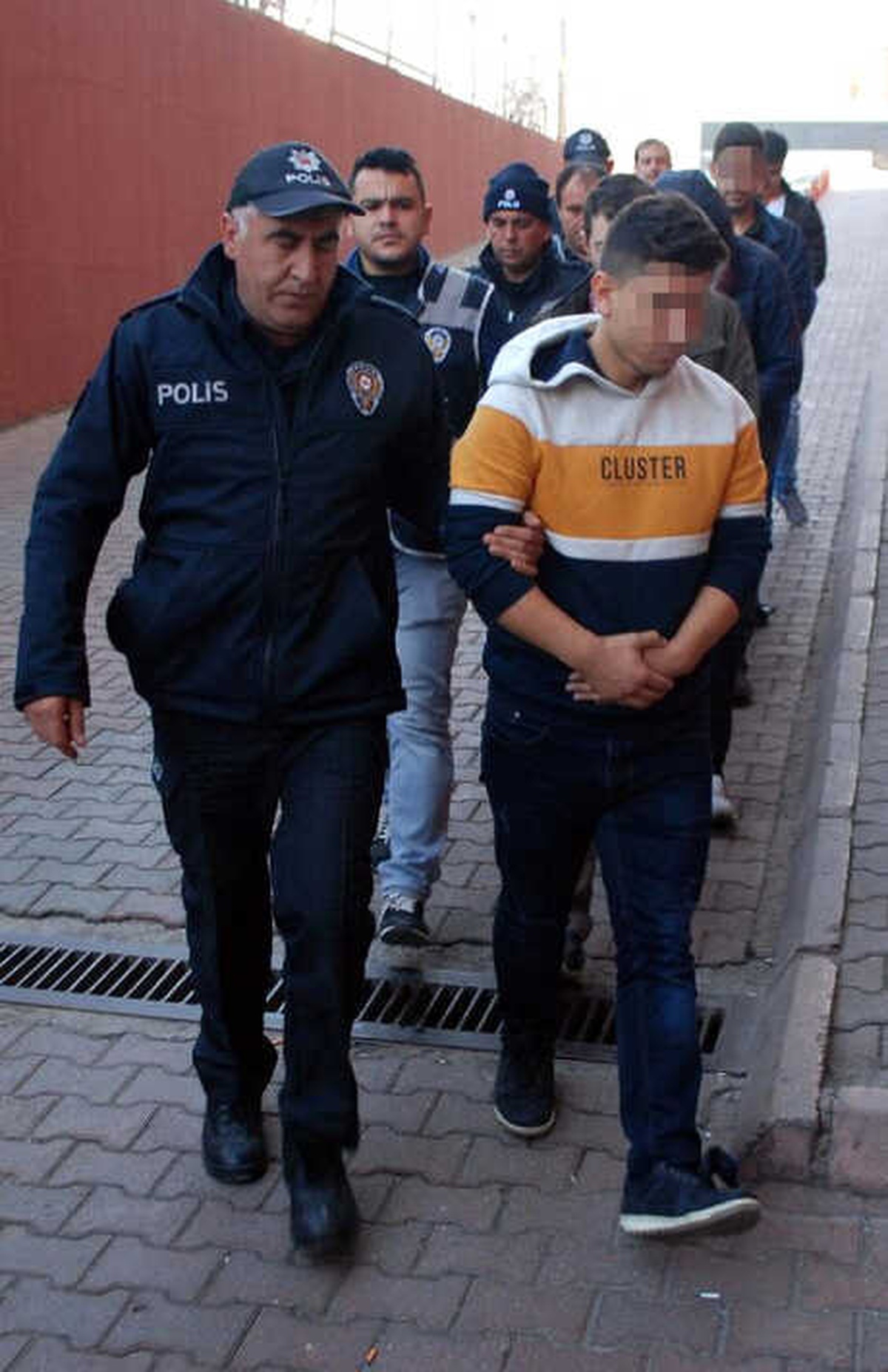 Fetö Şüphelisi 8 Kişi Adliyeye Gönderildi