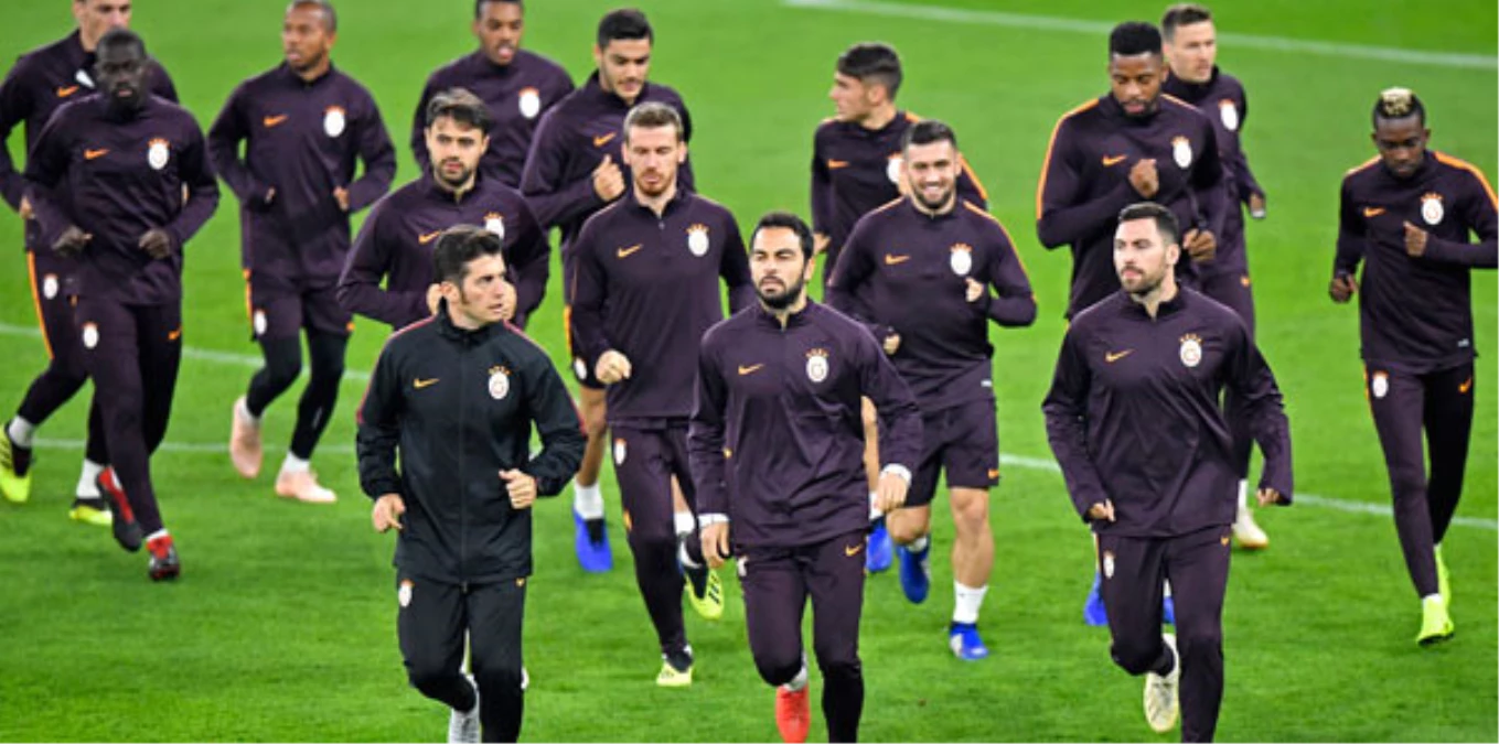 Galatasaraylı Futbolculardan Ortak Paylaşım