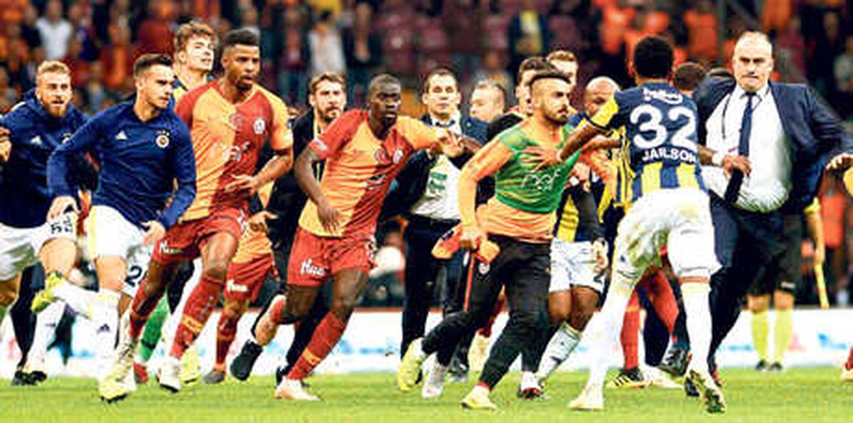 "Hala Hakem Konuşuluyor!"