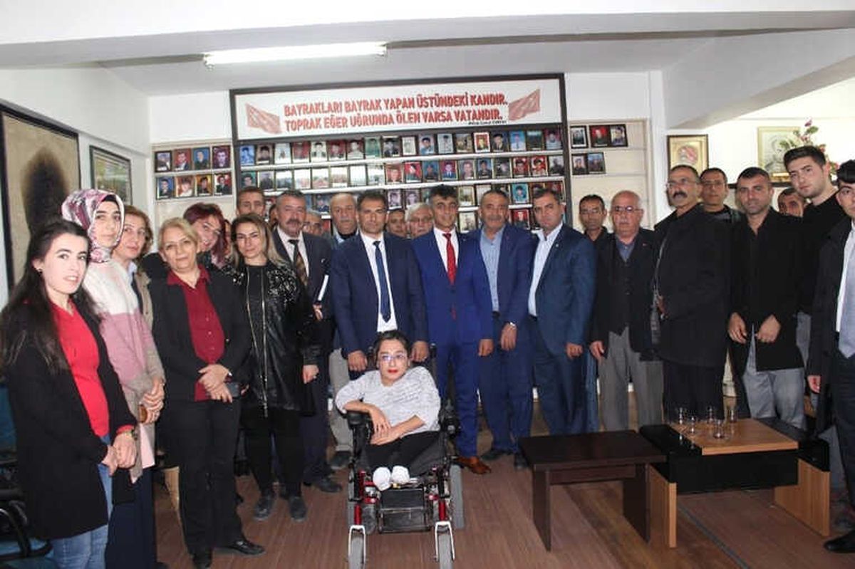 Hizmet-İş Sendikası Şehit Ailelerinin Yanında