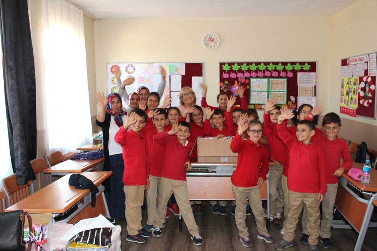 İlkokul Öğrencilerinden Örnek Davranış