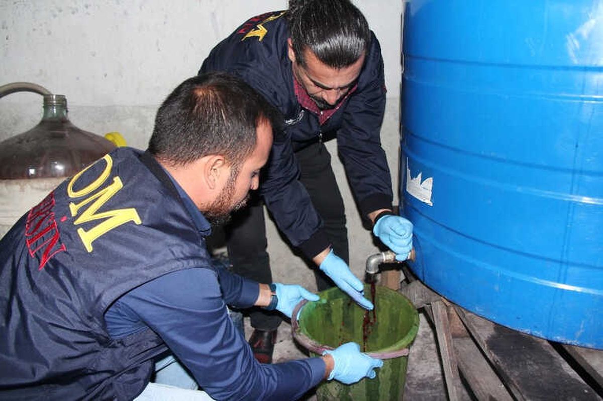 Kaçak Şarap Üretim Merkezi Polisi Bile Şaşırttı