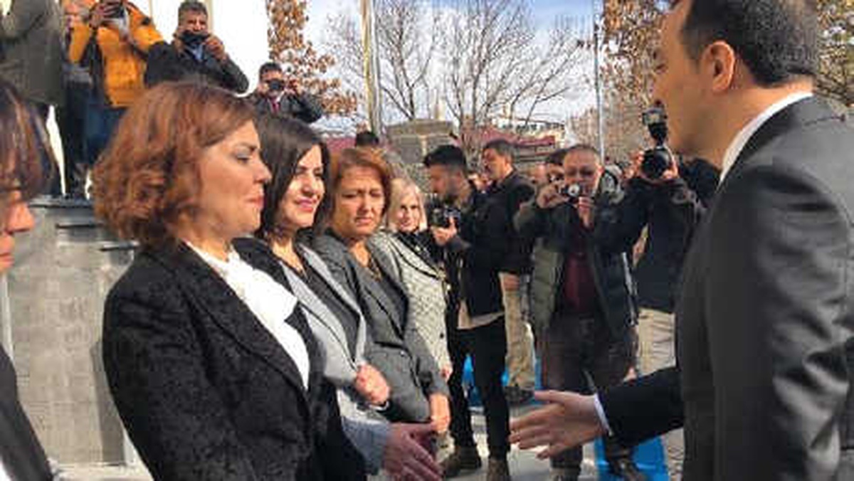 Kars Valisi Öksüz: Makamlar, Milletimizden Uzak Yerler Değildir