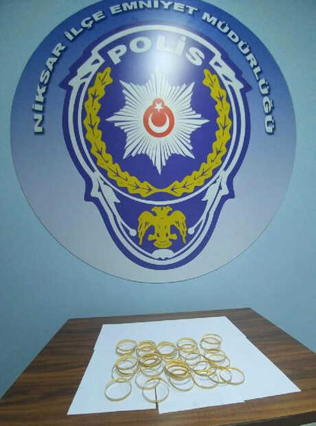 Kuyumculara Sahte Altın Satmaya Çalışan 3 Kişi Yakalandı