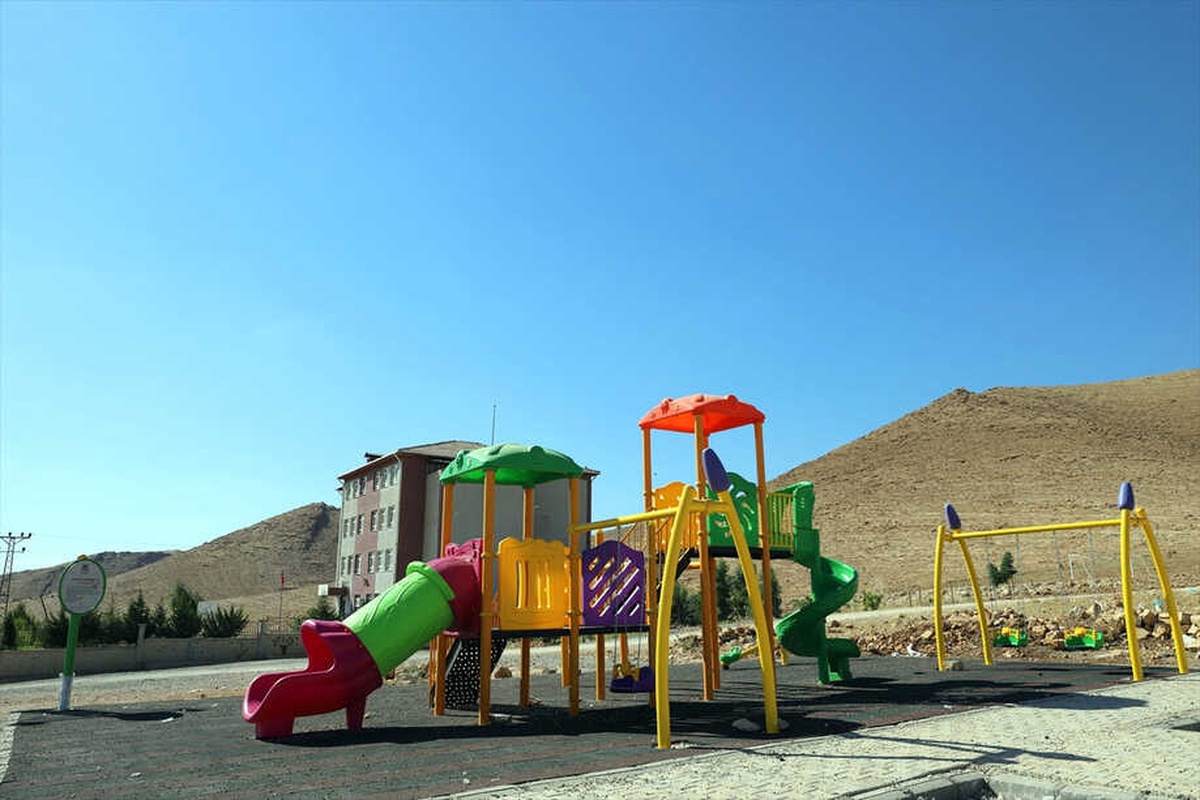 Mardin\'de Kırsal Mahallelere 242 Çocuk Oyun Alanı