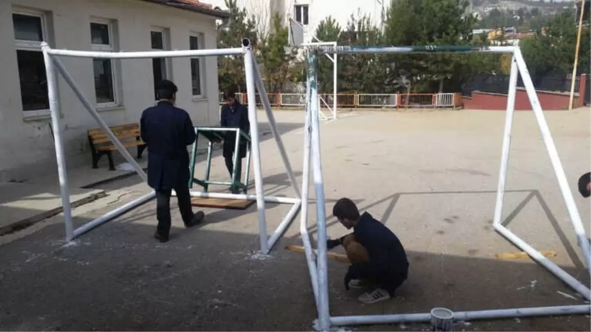 Meslek Lisesi Öğrencilerinden Köy Okullarına Destek