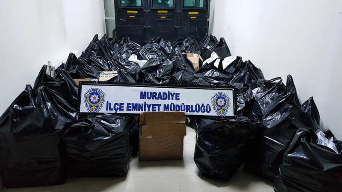 Muradiye\'de 26 Bin 396 Paket Kaçak Sigara Ele Geçirildi