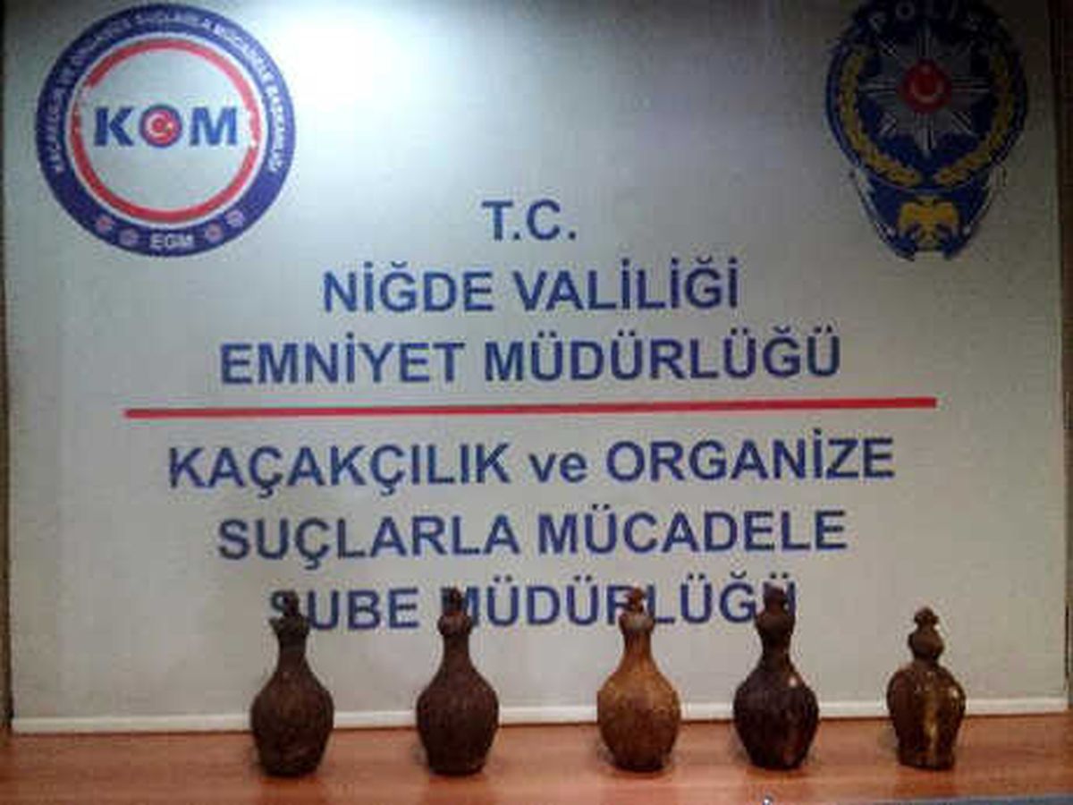 Niğde\'de 2 Bin Yıllık Şarap Testileri Ele Geçirildi