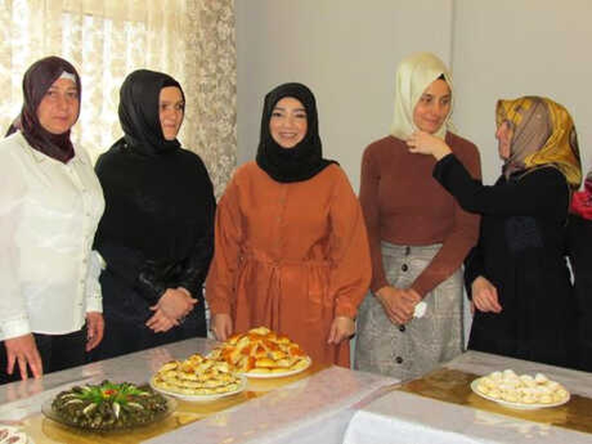 Rizeli Ev Hanımları, Hem Üretiyor Hem Satıyor