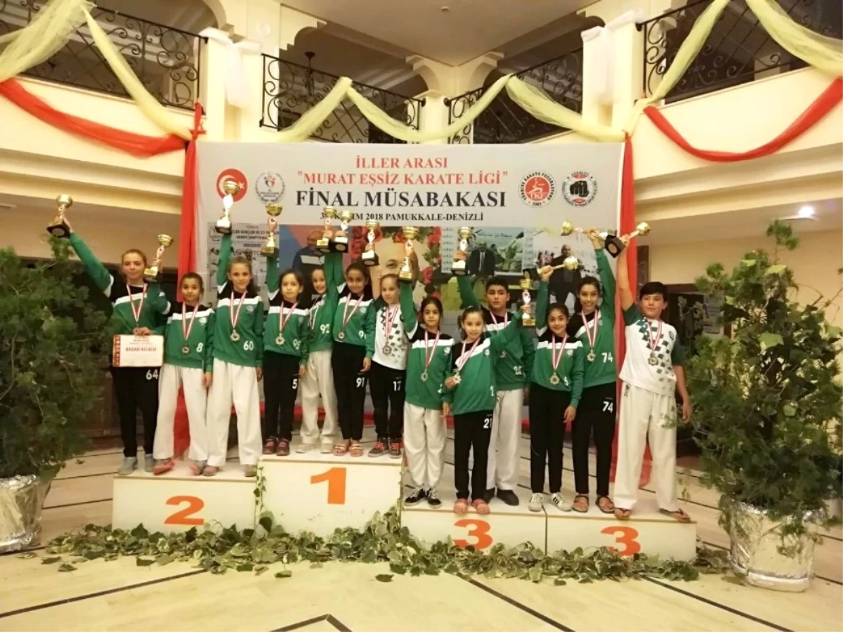 Salihlili Karateciler 13 Madalya Kazandı