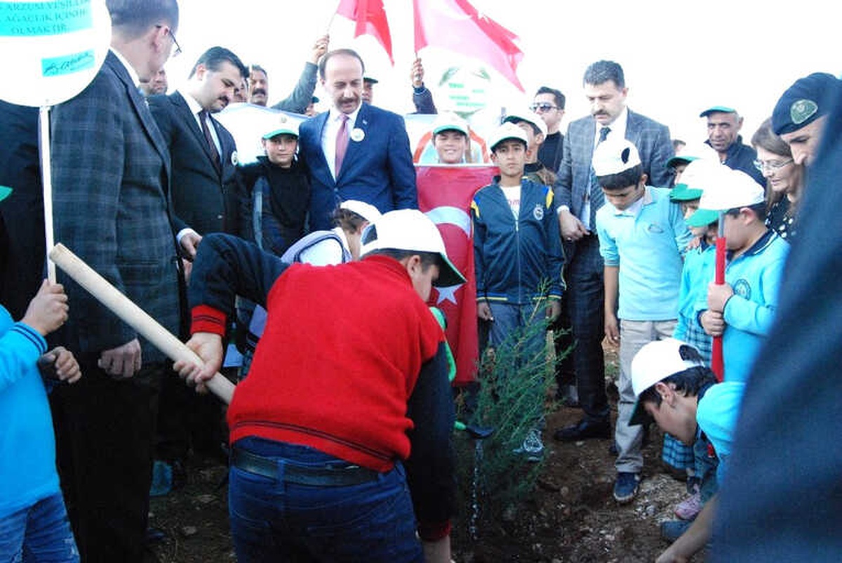 Şanlıurfa\'da \'Fidanlar Fidanlarla Büyüyor\' Etkinliği
