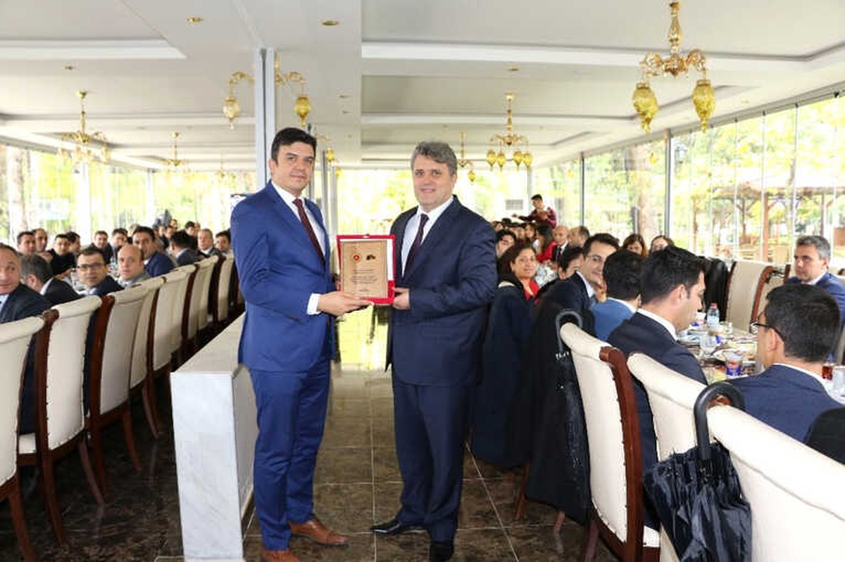 Tayini Çıkan Hakim ve Savcılara Veda Yemeği