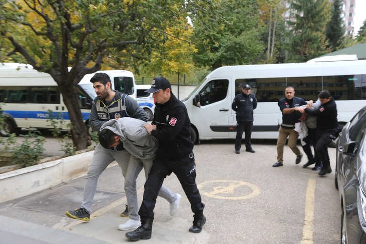 Tokat\'ta 3.8 Milyonluk Soygunun Zanlıları Adliyeye Sevk Edildi