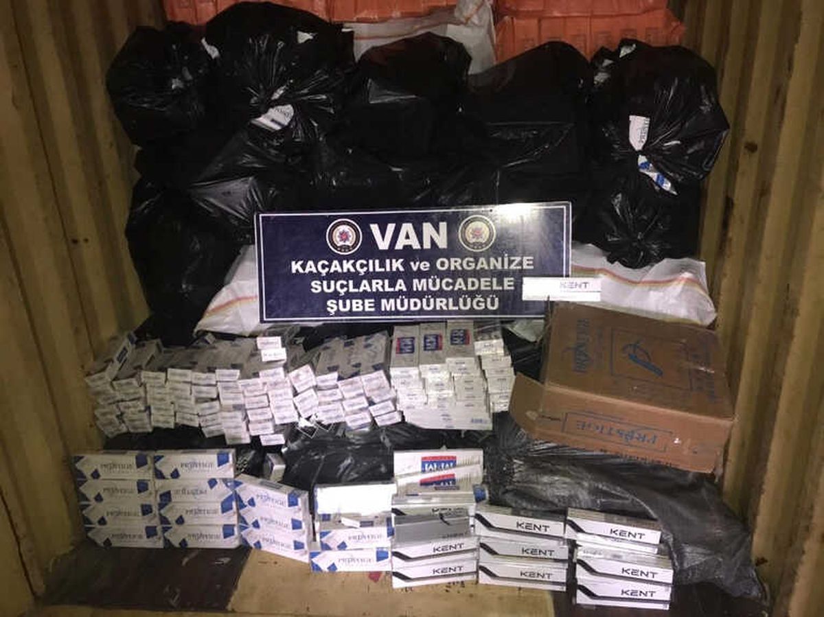 Van\'da 14 Bin 790 Paket Kaçak Sigara Ele Geçirildi